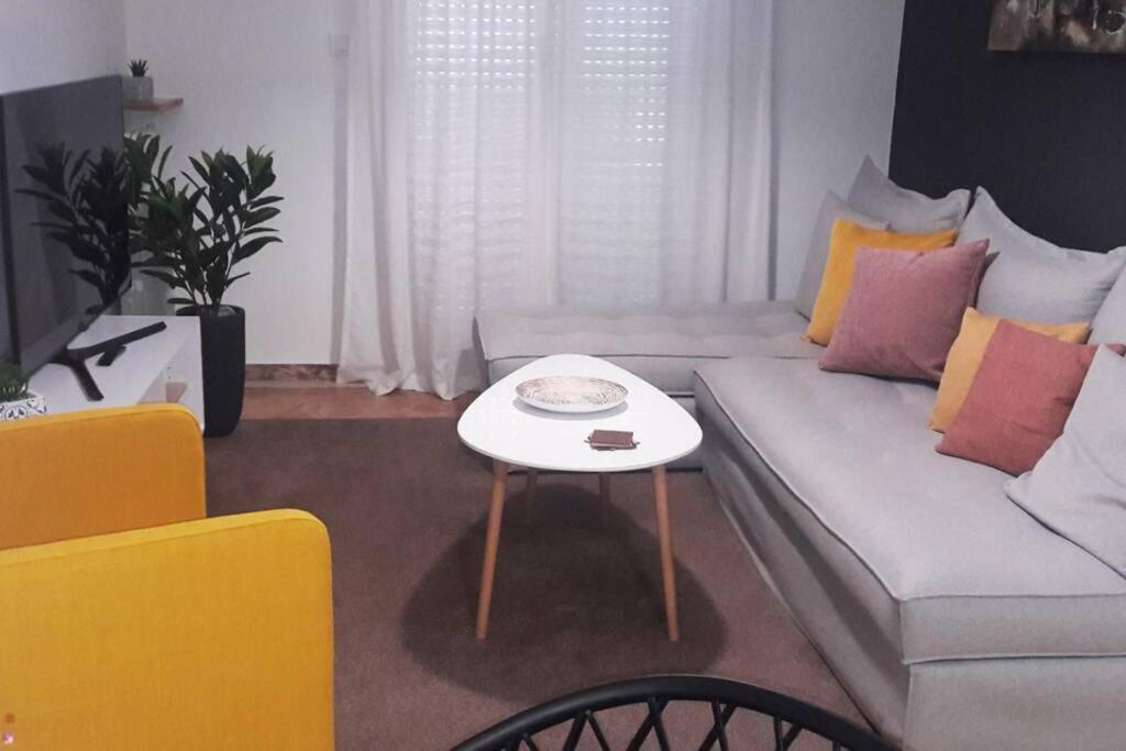 Elegant & Charming Apt. In The Hilton Area Apartment Athens Ngoại thất bức ảnh