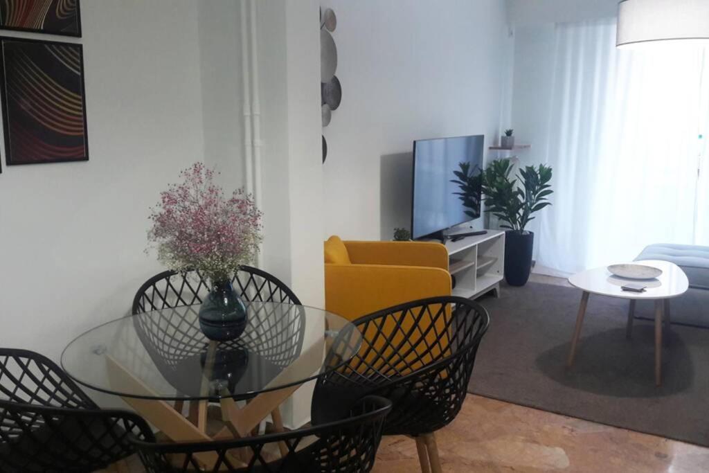 Elegant & Charming Apt. In The Hilton Area Apartment Athens Ngoại thất bức ảnh