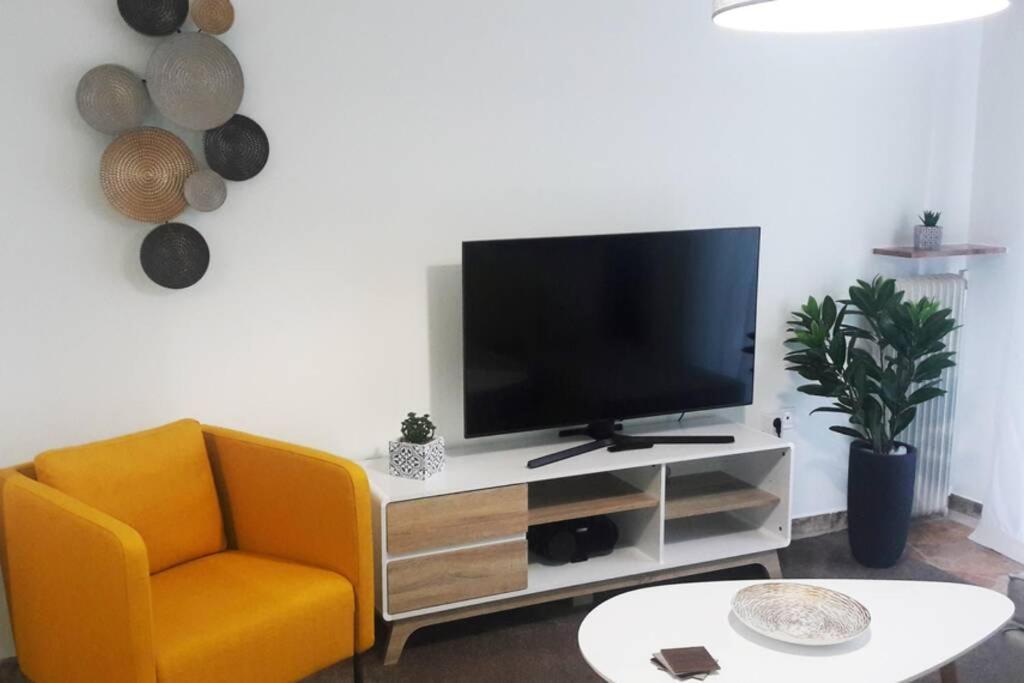 Elegant & Charming Apt. In The Hilton Area Apartment Athens Ngoại thất bức ảnh