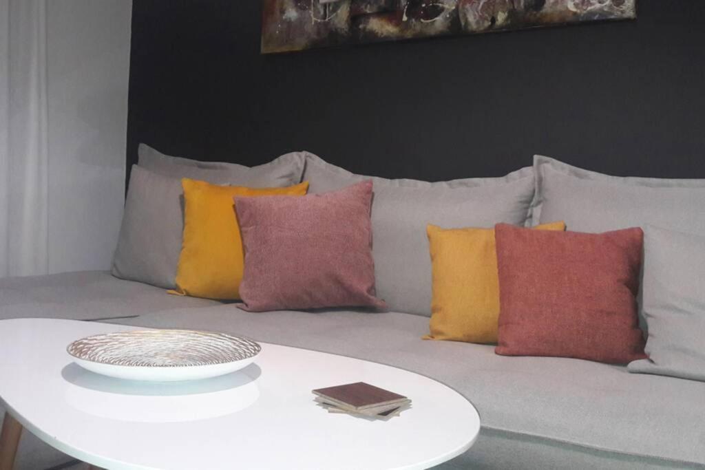 Elegant & Charming Apt. In The Hilton Area Apartment Athens Ngoại thất bức ảnh